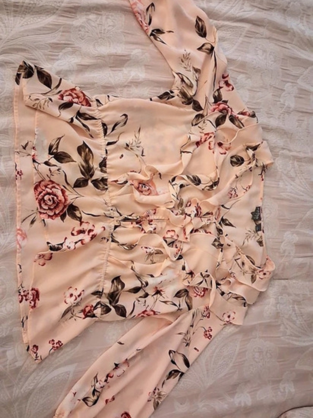 soho NEW YORK AND COMPANY Floral Blouse in Pink & White Size Large Like New